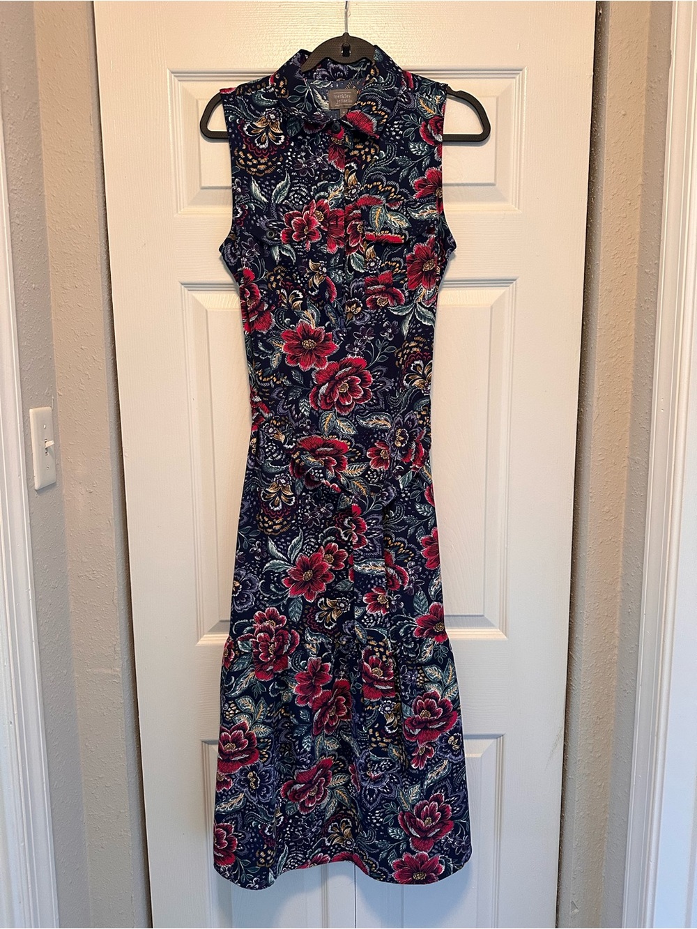 Sleeveless Navy Maxi Dress with Pink Floral Print
